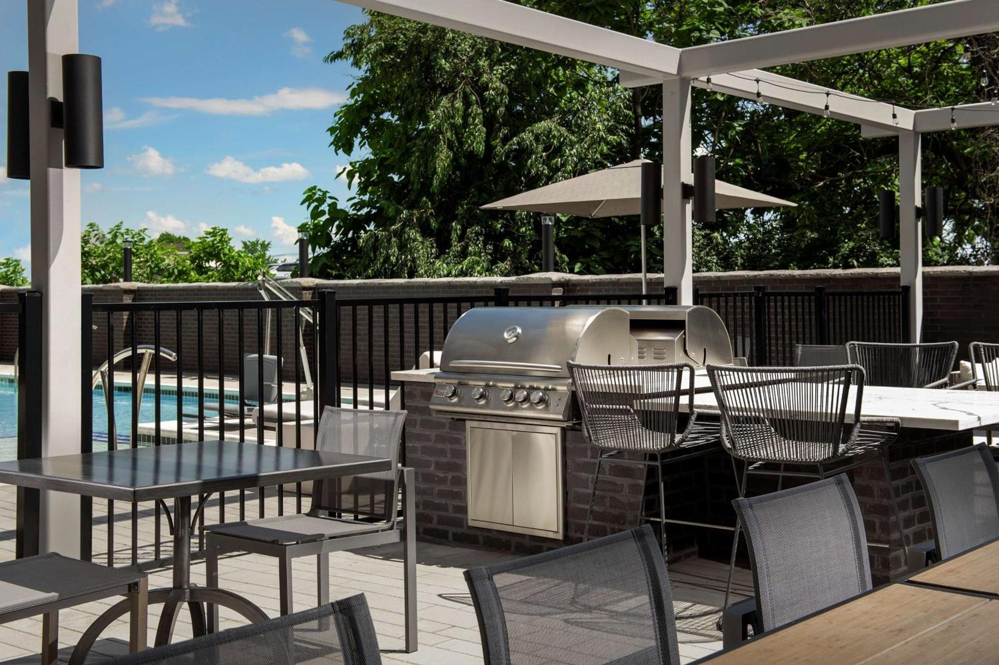 Homewood Suites By Hilton Louisville Airport ภายนอก รูปภาพ